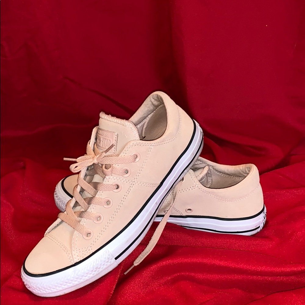 Converses - Picture 3 of 5